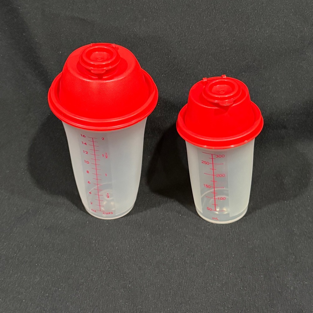 NEW! Tupperware Red Quick Shake and Mini Quick Shake Containers - Picture 2 of 8